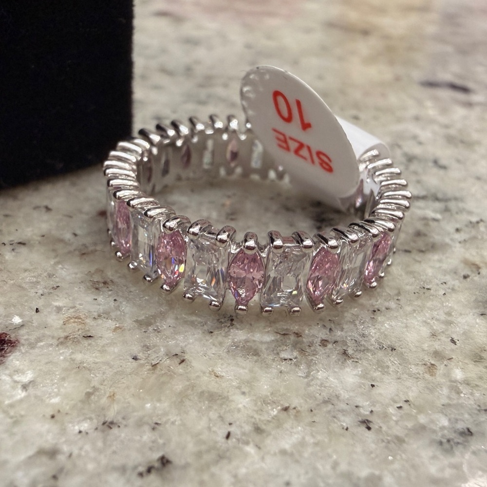 ❤️2/$18💗 Bomb Party Ring sz 10